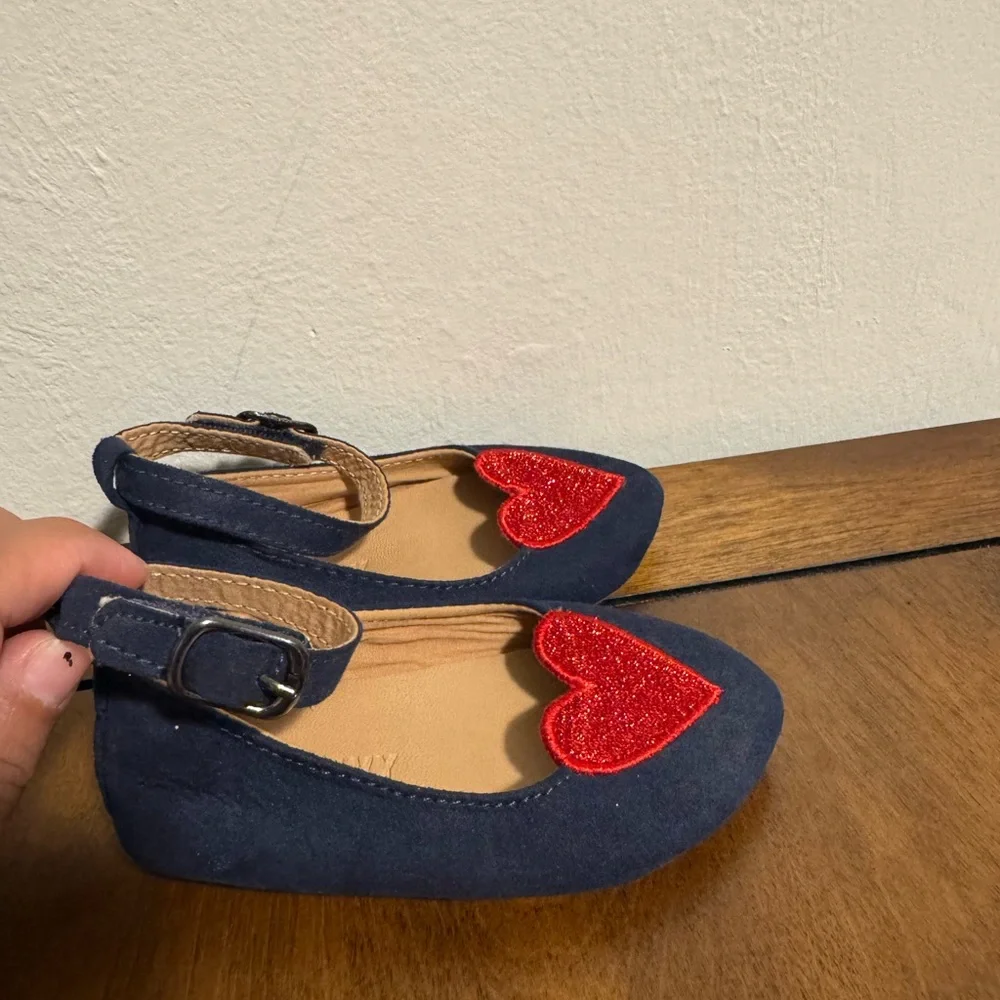 Old Navy Kids Dress Shoes with Red Heart/ Size 3 baby